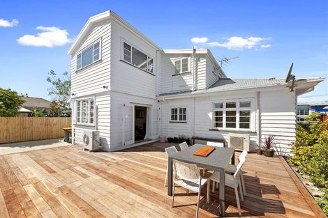 Photo of property in 139 Wilsons Road, Saint Martins, Christchurch, 8022