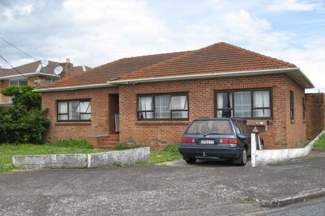Photo of property in 1/4 Waterfront Road, Mangere Bridge, Auckland, 2022