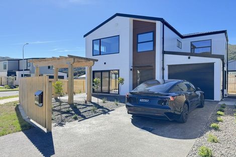 Photo of property in 15 Te Ara O Toroa, Wainuiomata, Lower Hutt, 5014