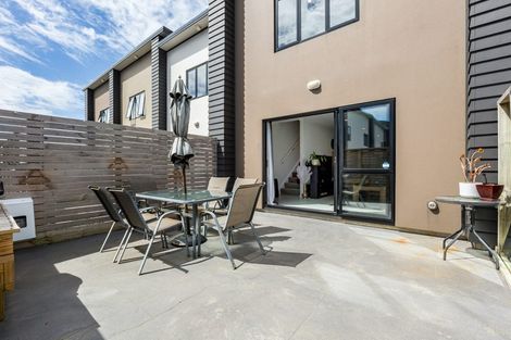 Photo of property in 9u7 Surrey Street, Tawa, Wellington, 5028