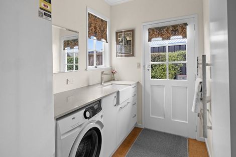 Photo of property in 43 James Cook Street, Havelock North, 4130