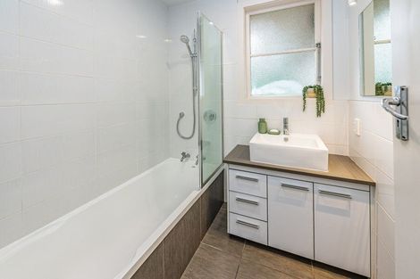 Photo of property in 15 Windsor Terrace, Durie Hill, Whanganui, 4500