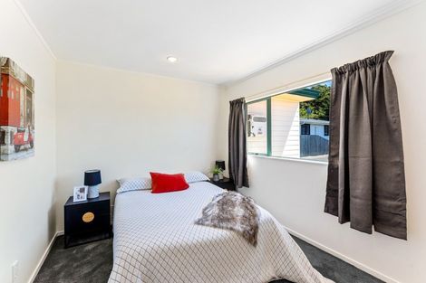 Photo of property in 3 Dover Road, Wainuiomata, Lower Hutt, 5014