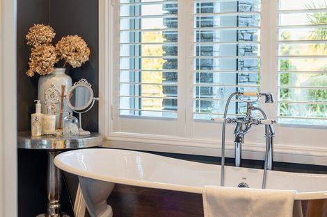 Photo of property in 2 Otaihanga Road, Paraparaumu Beach, Paraparaumu, 5032