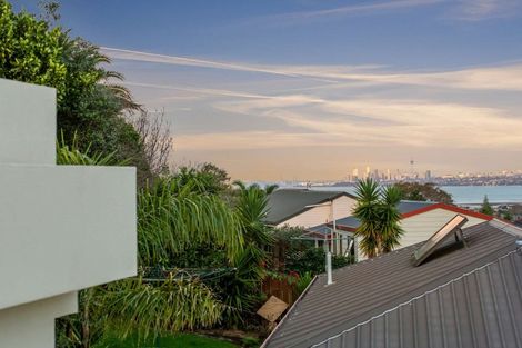 Photo of property in 22a Van Dyke Place, West Harbour, Auckland, 0618