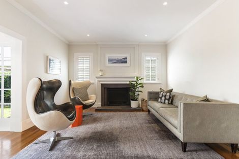 Photo of property in 28 Jubilee Avenue, Devonport, Auckland, 0624