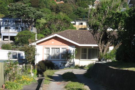 Photo of property in 76 Clyde Street, Island Bay, Wellington, 6023