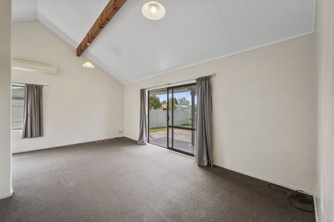 Photo of property in 51 Spriggs Crescent, Greenmeadows, Napier, 4112