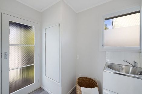 Photo of property in 8a Queen Road, Bellevue, Tauranga, 3110