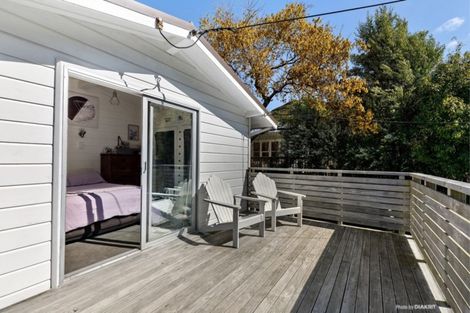 Photo of property in 13 Thurleigh Grove, Karori, Wellington, 6012