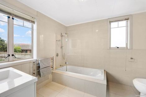 Photo of property in 5 Seabrook Avenue, New Lynn, Auckland, 0600