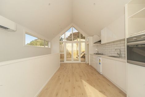 Photo of property in 58 Mortimer Terrace, Brooklyn, Wellington, 6021