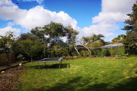 Photo of property in 14 Porter Avenue, Te Atatu South, Auckland, 0610