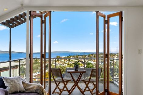 Photo of property in 15 Seaview Road, Castor Bay, Auckland, 0620