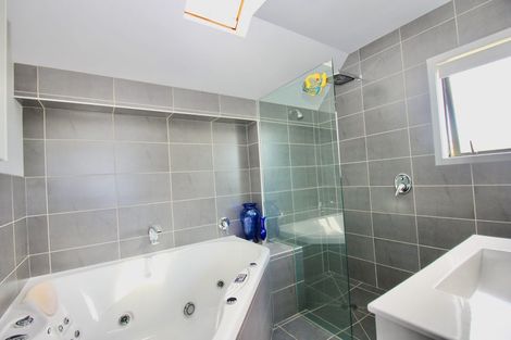 Photo of property in 3 Marlin Street, Whitianga, 3510