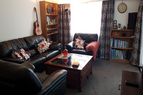 Photo of property in 2/34 Teal Crescent, Beach Haven, Auckland, 0626