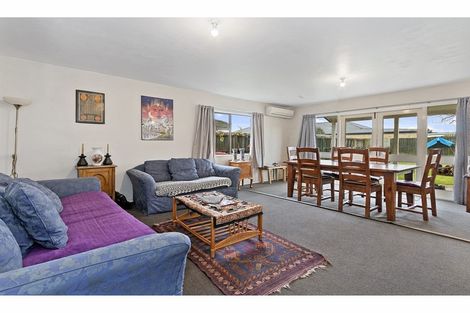 Photo of property in 43 Arcon Drive, Broomfield, Christchurch, 8042