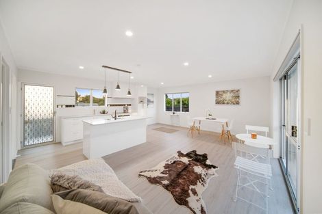 Photo of property in 38a Heathdale Crescent, Papakura, 2110