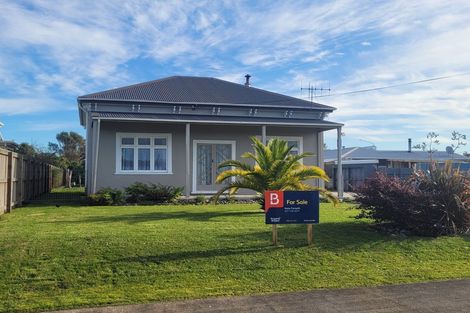 Photo of property in 136 Russell Street, Westport, 7825