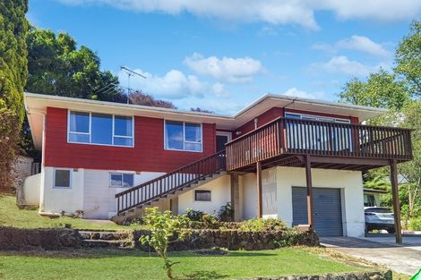 Photo of property in 15 Walnut Lane, Browns Bay, Auckland, 0630