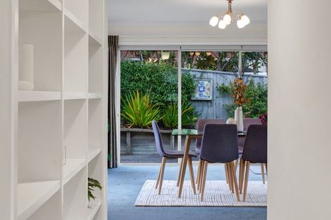 Photo of property in 6 Saint Andrews Parkway, Waiwhakaiho, New Plymouth, 4312