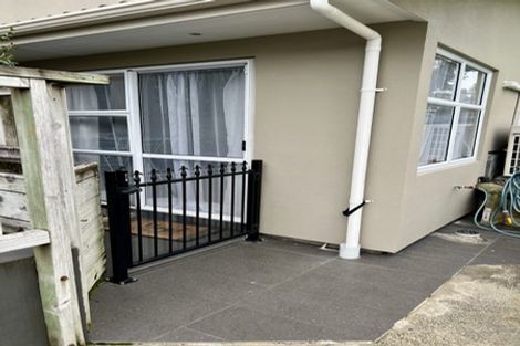 Photo of property in 19 Castleford Street, Green Bay, Auckland, 0604