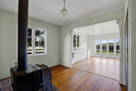 Photo of property in 52 Kawei Road, Ohawe, Hawera, 4671