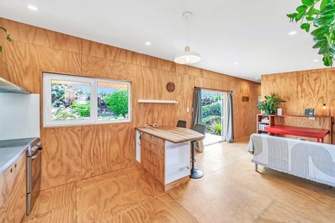 Photo of property in 5 Cross Street, Coalgate, 7673