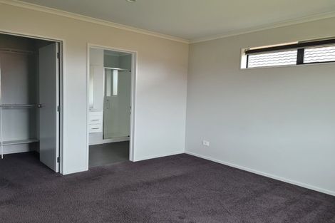 Photo of property in 8 Northmoor Boulevard, Rolleston, 7615