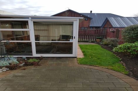 Photo of property in 15 Honeysuckle Place, Northcote, Christchurch, 8052