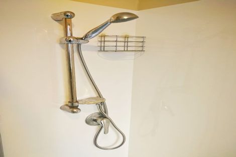 Photo of property in 1 Hinekohu Street, New Lynn, Auckland, 0600