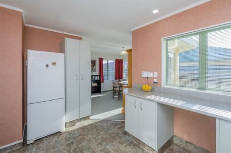 Photo of property in 41 Weraroa Road, Levin, 5510