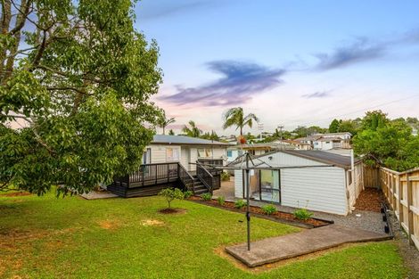 Photo of property in 18 Alidade Place, Massey, Auckland, 0614