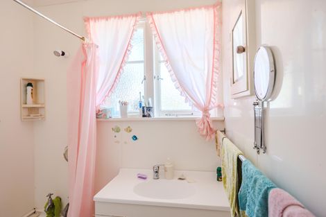 Photo of property in 27 Sandringham Street, Oamaru North, Oamaru, 9400