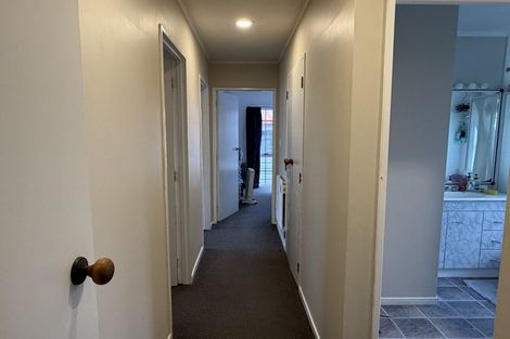 Photo of property in 22 Cromwell Drive, Fitzroy, Hamilton, 3206