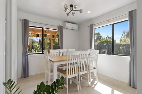 Photo of property in 20 Station Road, Huapai, Kumeu, 0810