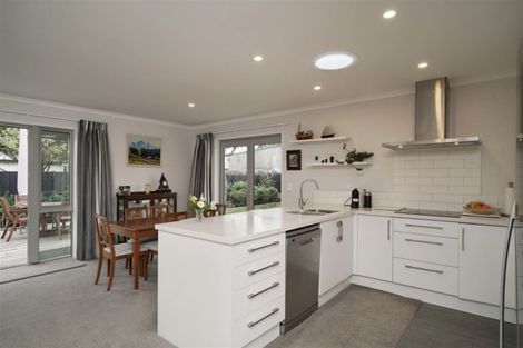 Photo of property in 2/27 Ngaio Street, Saint Martins, Christchurch, 8022