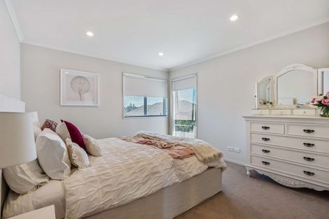 Photo of property in 5 Costa Viva Crescent, Karaka, Papakura, 2113