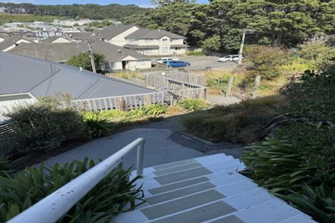 Photo of property in 37 Ara Paiwhenua, Tawa, Wellington, 5028