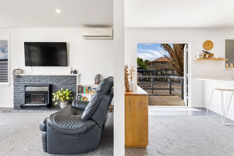 Photo of property in 2/269a Great North Road, Henderson, Auckland, 0612