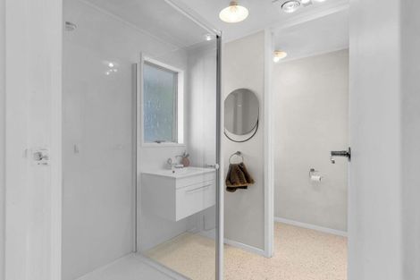 Photo of property in 42b Wallis Street, Raglan, 3225