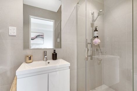 Photo of property in 12 Parenga Lane, Kumeu, 0810