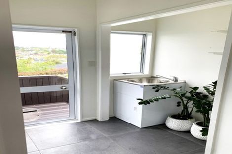 Photo of property in 2 Hanui Place, Massey, Auckland, 0614