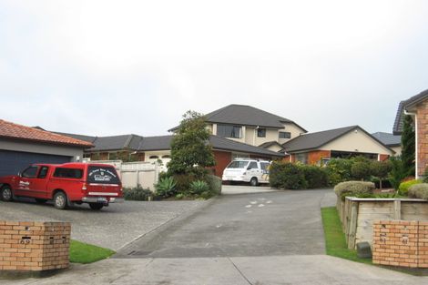 Photo of property in 65 Mt Lebanon Crescent, The Gardens, Auckland, 2105