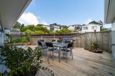 Photo of property in 5 Hillview Crescent, Paparangi, Wellington, 6037