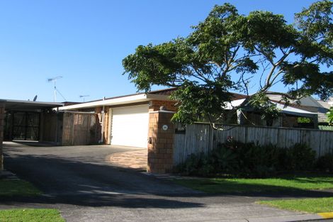 Photo of property in 33 Settlers Grove, Orewa, 0931
