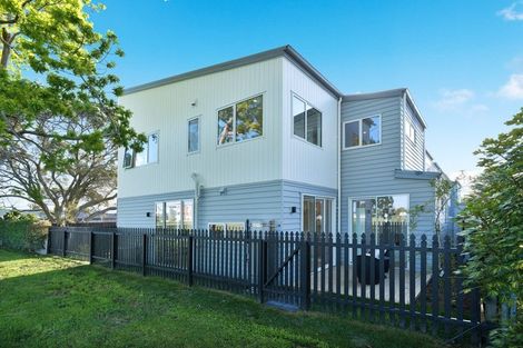 Photo of property in 80e Matipo Road, Te Atatu Peninsula, Auckland, 0610