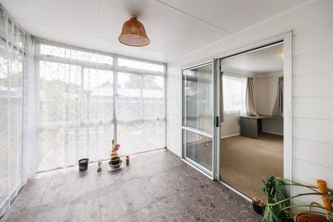 Photo of property in 9 Forbes Place, Kelvin Grove, Palmerston North, 4414