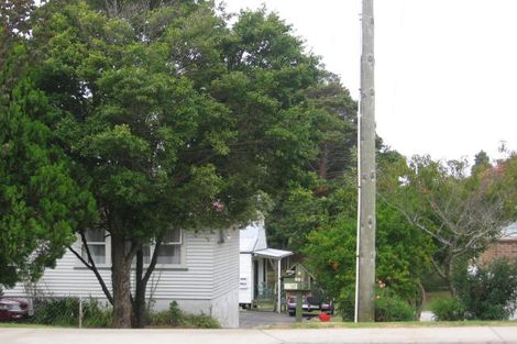 Photo of property in 2/221 Birkdale Road, Birkdale, Auckland, 0626