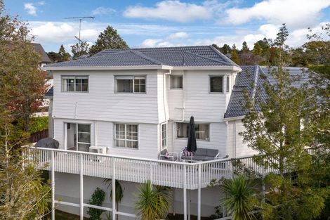 Photo of property in 44 Ravenstone Place, Chatswood, Auckland, 0626